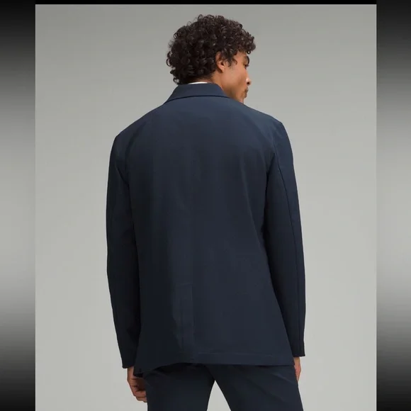 Lululemon - New venture button front blazer - Picture 4 of 16